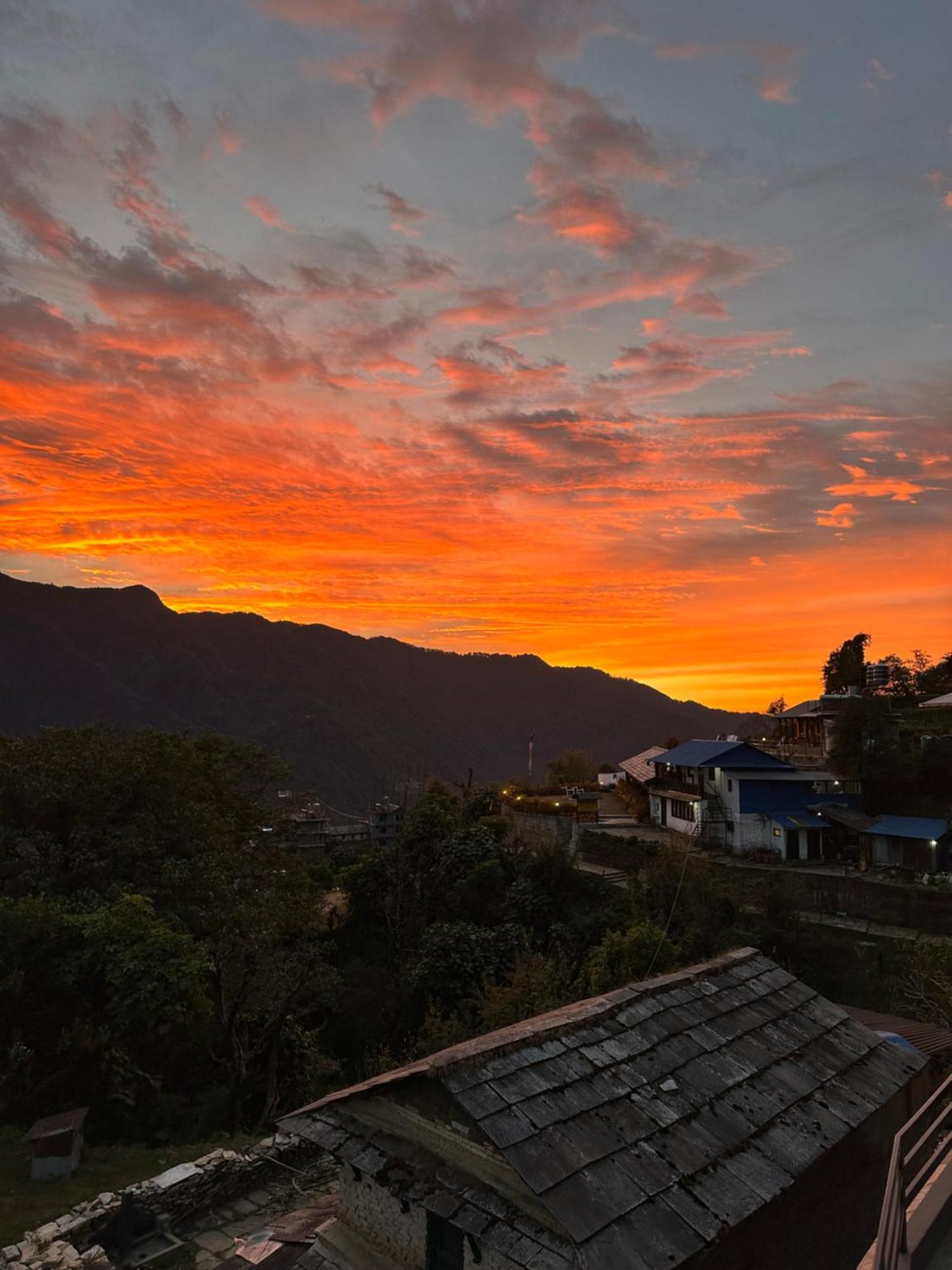 Hill Top Lodge Ghandruk Astam Buitenkant foto