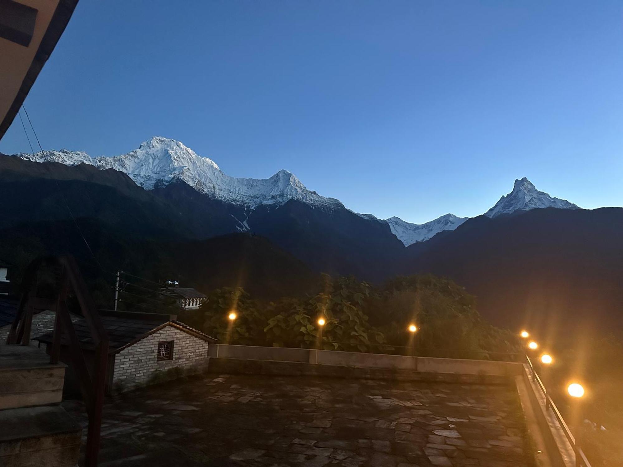 Hill Top Lodge Ghandruk Astam Buitenkant foto